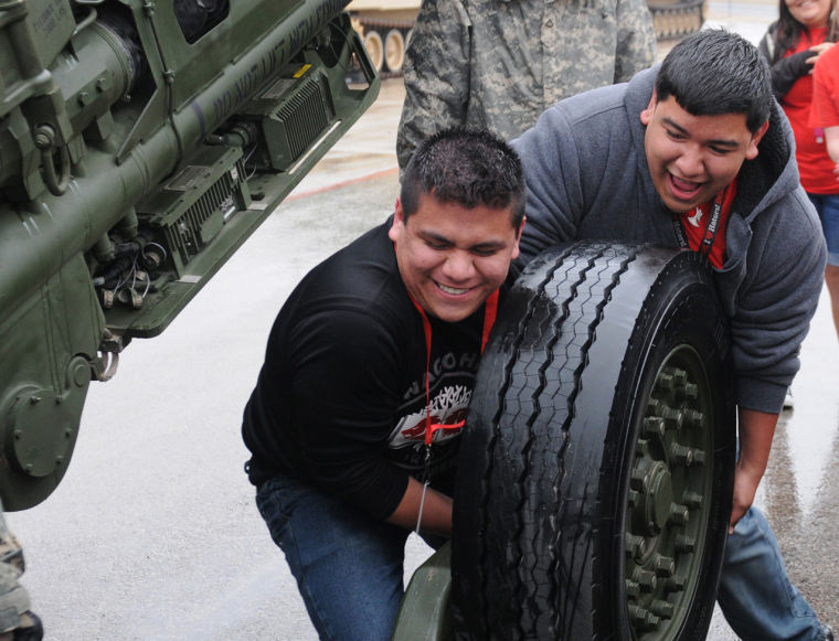 Lifting the tire